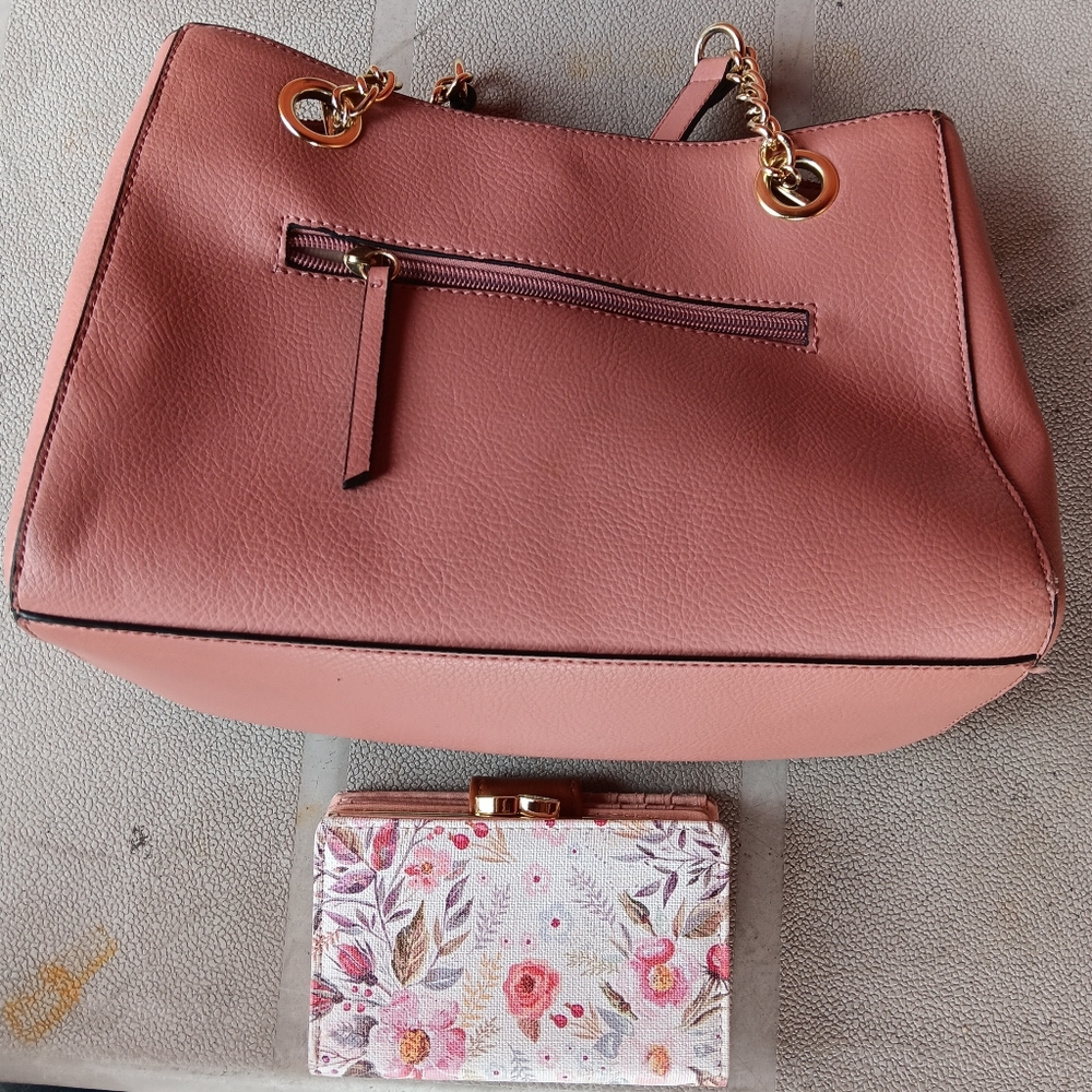 Elegant Pink/Peach Women's Handbag & Matching Wallet EUC - Picture 3 of 5